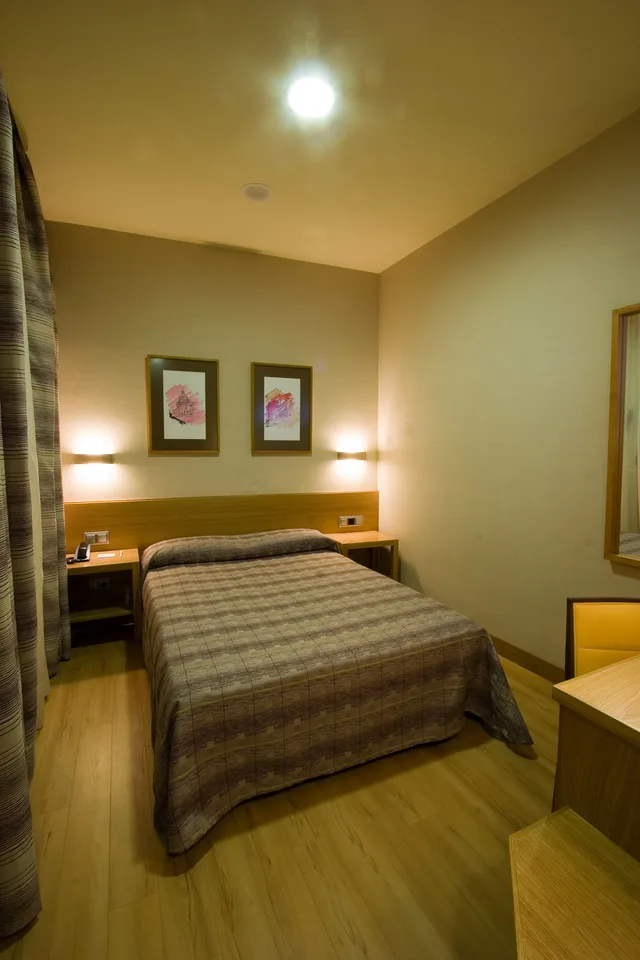 غرفة قياسية مفردة، Hotel Windsor Puerta del Sol 2/6