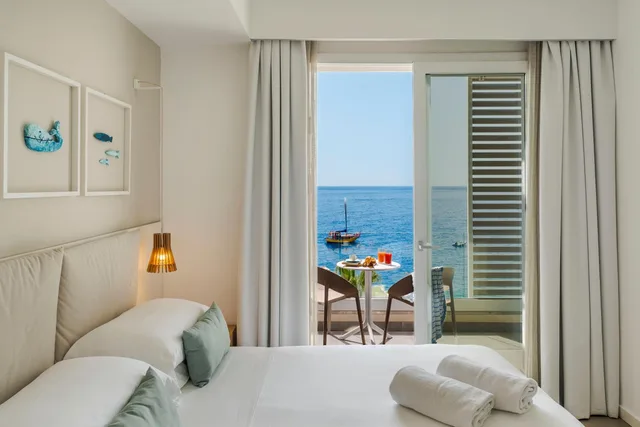 غرفة ديلوكس بسرير كينج بإطلالة على البحر، Albatros Beach Hotel 5/10