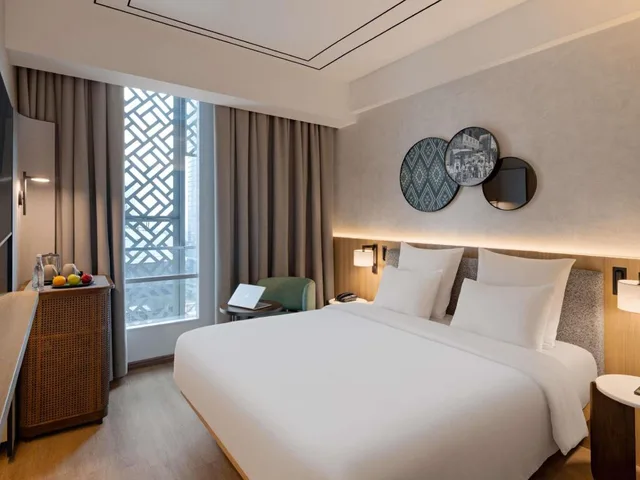 Design, Superior, Queen Bed، ALL SEASONS JAKARTA THAMRIN 2/4