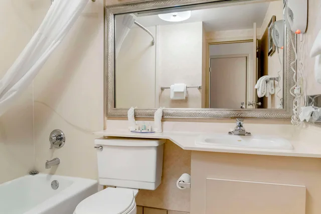 Room, Double Bed, Quality Inn & Suites Monroe 3/5