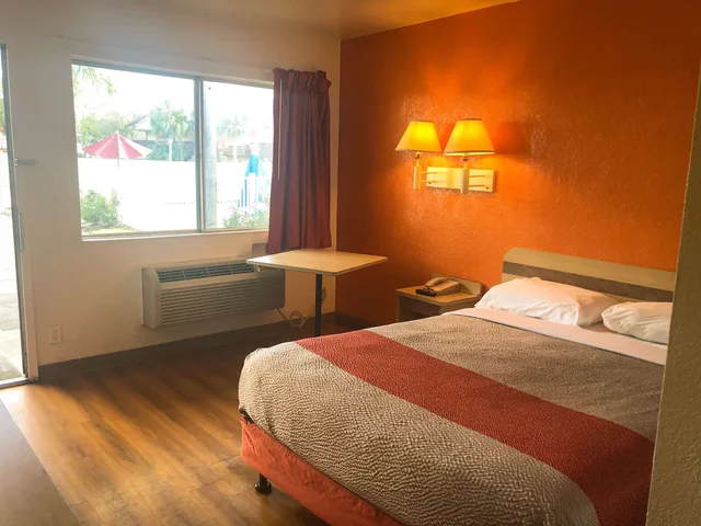 غرفة ديلوكس بسرير مزدوج، Motel6 Jacksonville, FL - Orange Park 7/10