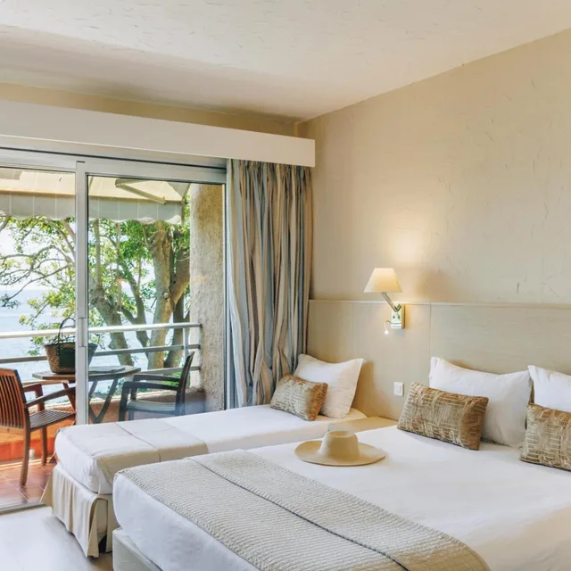 غرفة قياسية ثلاثية بإطلالة على البحر، Hotel Alivi 2/8