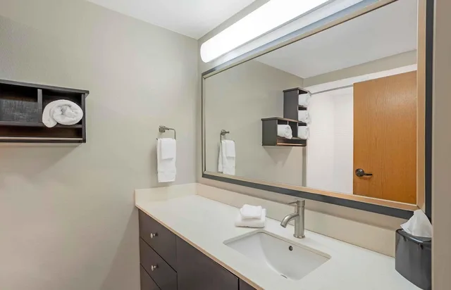 جناح ديلوكس بسرير كوين، MainStay Suites of Lancaster County 2/5