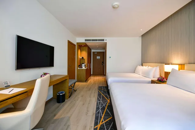 غرفة بسريرين كوين، فندق كلاريون مطار جدة(Clarion Hotel Jeddah Airport) 2/8