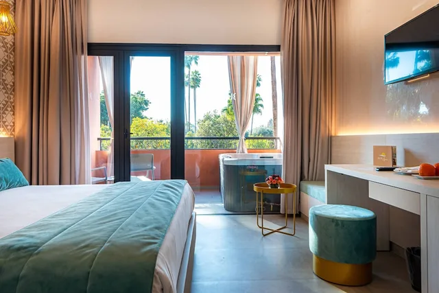 غرفة بسرير كوين بشرفة بجاكوزي، Medina Gardens - Adult only 10/10