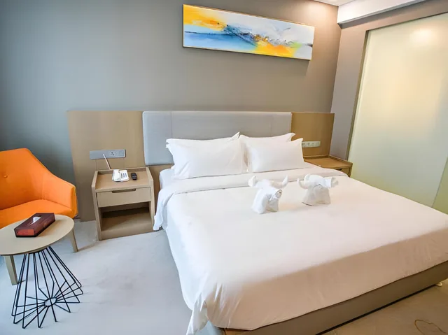 غرفة سوبيريور بسرير كوين، Grand Flora Hotel 3/4