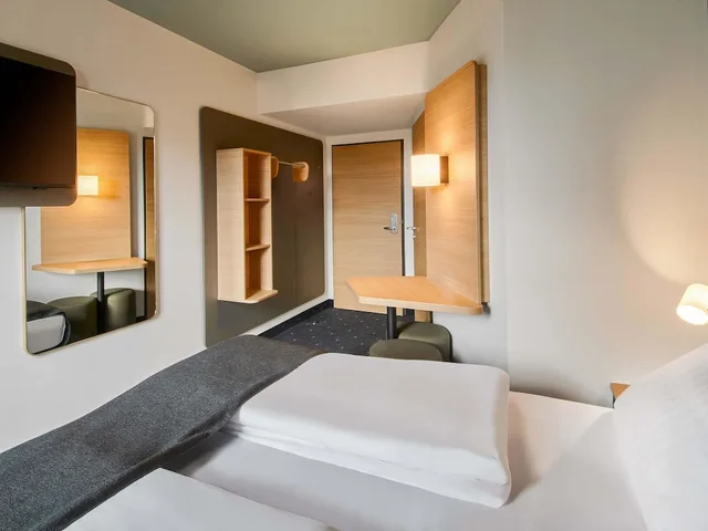 غرفة بسرير كوين، B&B Hotel Bad Homburg 6/10