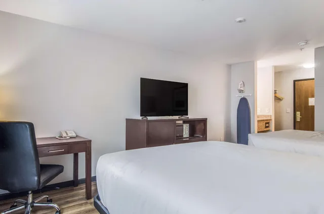 جناح بسرير كينج، Red Lion Inn & Suites Des Moines 3/5