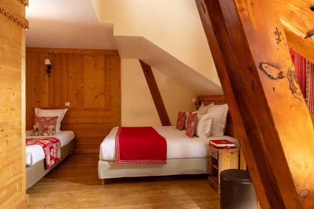 غرفة قياسية ثلاثية بإطلالة على الجبل، Auberge Du Manoir 1/3