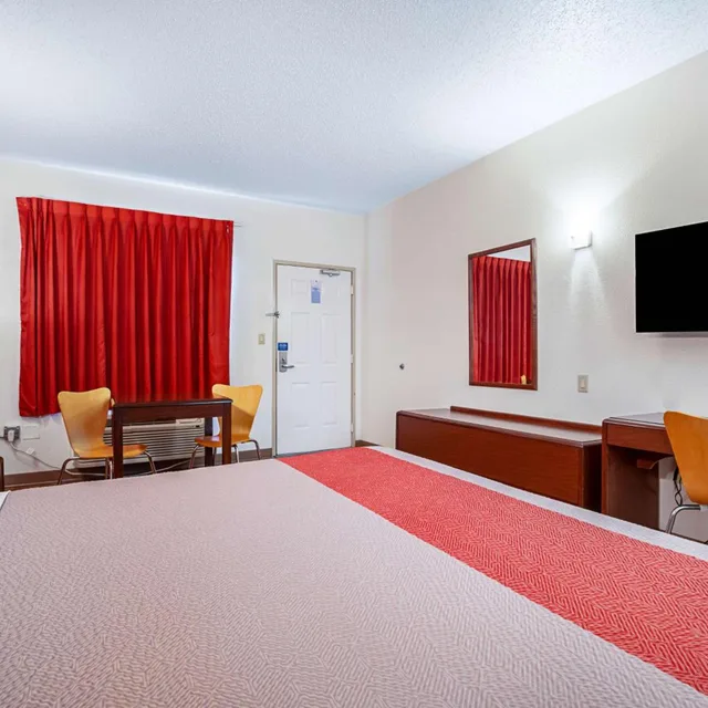 غرفة بسرير كينج لذوي الإعاقة، Motel6 Covington, TN 5/8