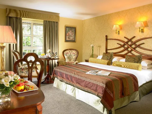 غرفة سوبيريور بسرير كينج، Dromhall Hotel 2/3