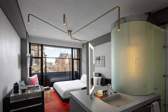 Exchange, Guest Room, Deluxe, King Bed, City View، W Amsterdam 4/6