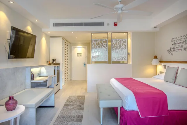 Swim Up, Romance, Deluxe, Double Bed، Catalonia Royal La Romana Adults Only All Inclusive 3/3