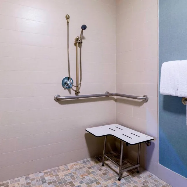 جناح بسرير كينج بغرفة نوم واحدة مع أريكة بحوض استحمام لذوي الإعاقة، Residence Inn Boston Framingham 7/7