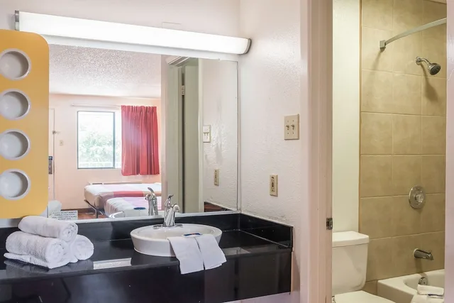 غرفة قياسية بسرير كوين، Motel6 Mesquite, TX - Rodeo - Convention Ctr 8/9