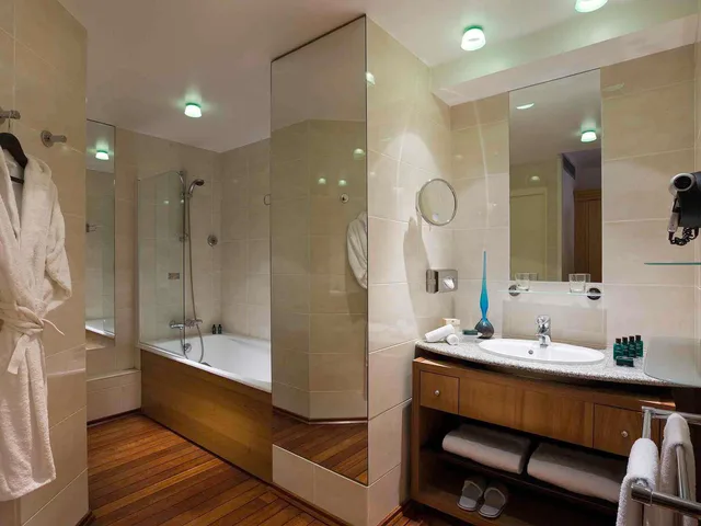 جناح بريستيج بسرير مزدوج أو سريرين منفصلين بإطلالة على البحر بشرفة، Sofitel Biarritz Le Miramar Thalassa Sea & Spa 5/5