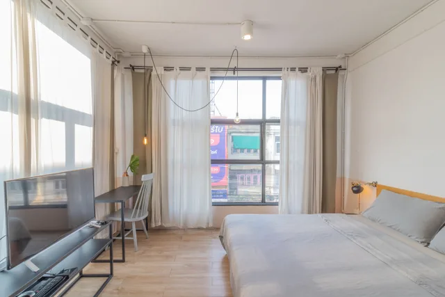 غرفة قياسية بسرير مزدوج بحمام خاص، Beige Poshtels Hostel 2/8