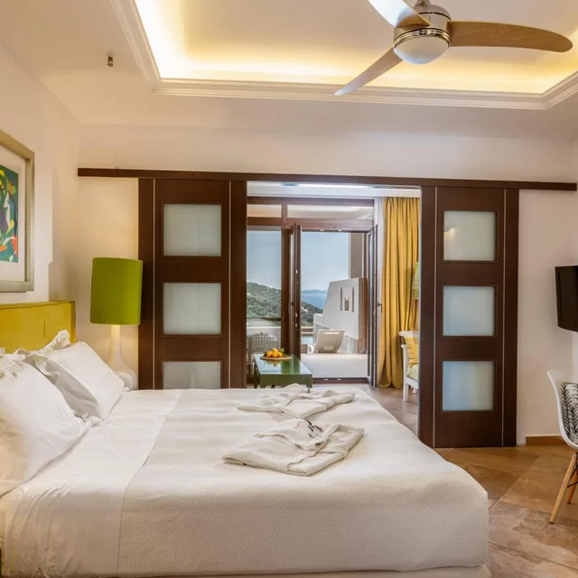 جناح سوبيريور بإطلالة على البحر، Salvator Villas Spa 3/8