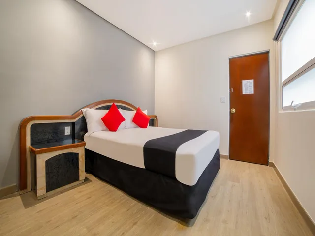 Superior, Hotel Monarca 9/10