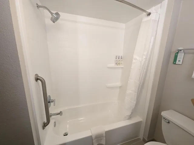 غرفة قياسية بسرير مزدوج، Holiday Inn Express Indianapolis Airport 1/1