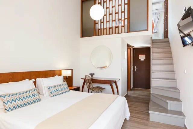 Maisonette, Double and Twin Beds, Theartemis Palace 7/10
