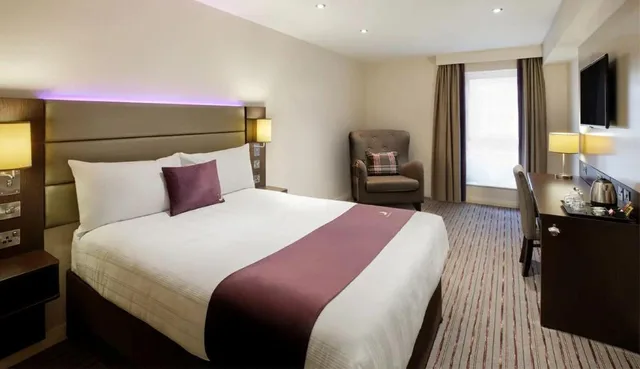 غرفة بسرير مزدوج، Premier Inn Guernsey St Peter Port (Admiral Park) 1/1