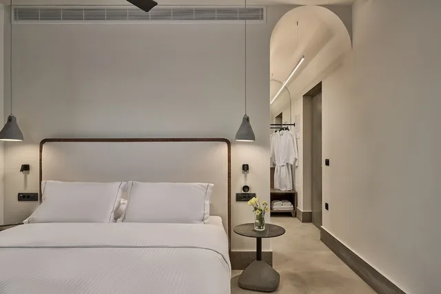 3 Bedrooms, Elite, Suite, 1 King and 2 Queen Beds, Outdoor Jetted Tub, Private Pool، Ios Grand Pool Suites 1/7