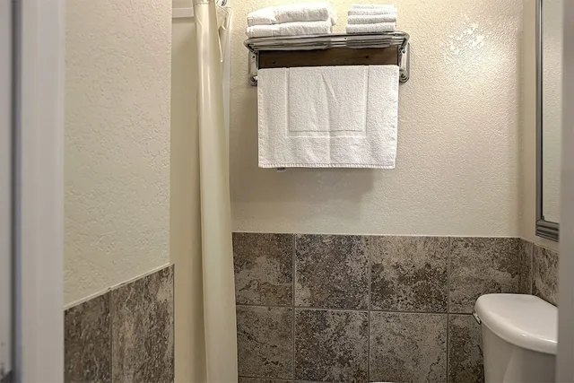 غرفة تقليدية بسريرين مزدوجين، Rodeway Inn And Suites 6/10