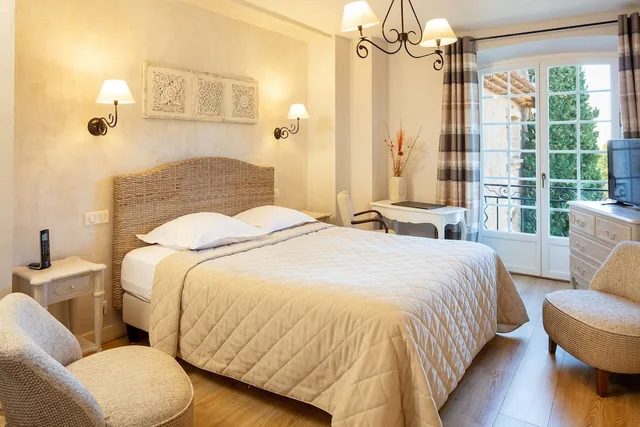 Comfort, Double Bed, Indoor Pool, Sauna, Hot Tub، LA BASTIDE DE TOURTOUR HOTEL & SPA 3/10