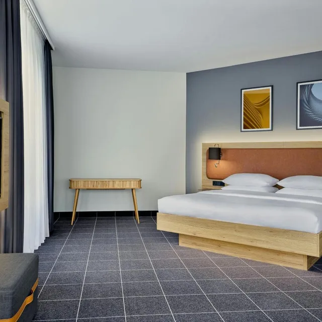 غرفة قياسية كبيرة بسرير كوين، FOUR POINTS FLEX by Sheraton Ratingen Dusseldorf Airport 1/10