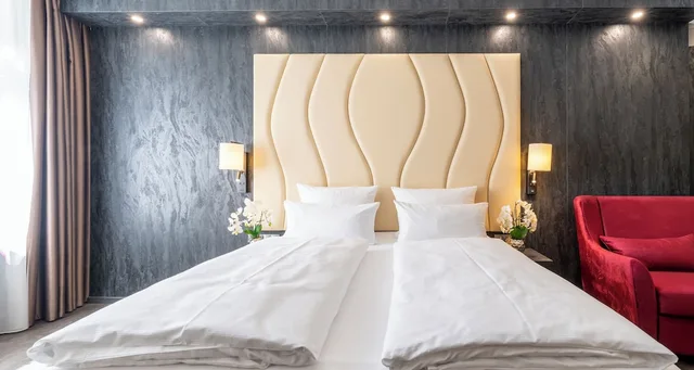 Room, 2 Double Beds, Xl، Plaza Premium Schwerin 1/5