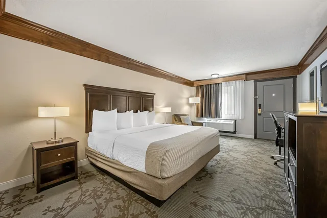 غرفة قياسية بسرير كينج، Best Western Black Hills Lodge 1/4