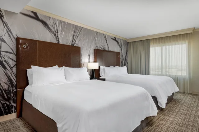 جناح استوديو بسريرين كوين مع أريكة، Renaissance Boulder FlatIron Hotel 3/7