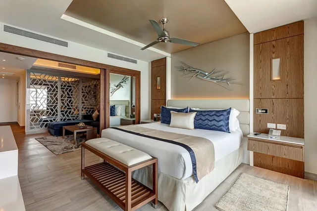 Luxury, Suite, King Bed, Sunset View, Sofa، Royalton CHIC Cancun, An Autograph Collection (ex Royalton Cancun) 1/10
