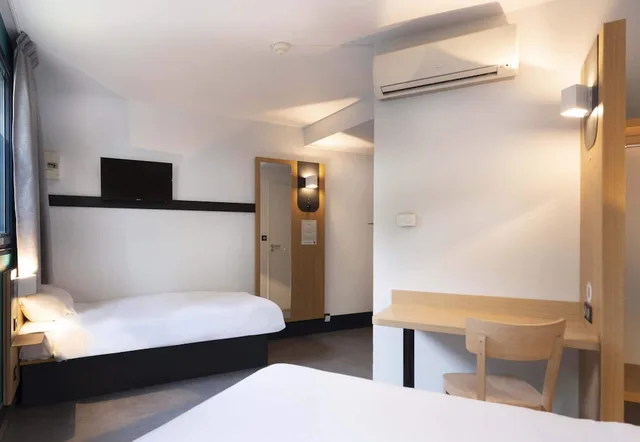 غرفة ثلاثية بسرير مزدوج وسرير فردي، B&B Hotel Cholet Sud 4/6
