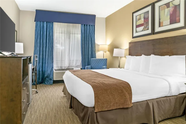 غرفة بسرير كينج لذوي الإعاقة، Best Western Port Huron Blue Water Bridge 1/2