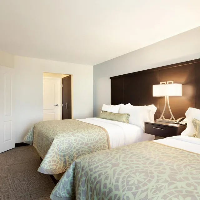 جناح بغرفتي نوم لذوي الإعاقة، Staybridge Suites MIDLAND 4/5