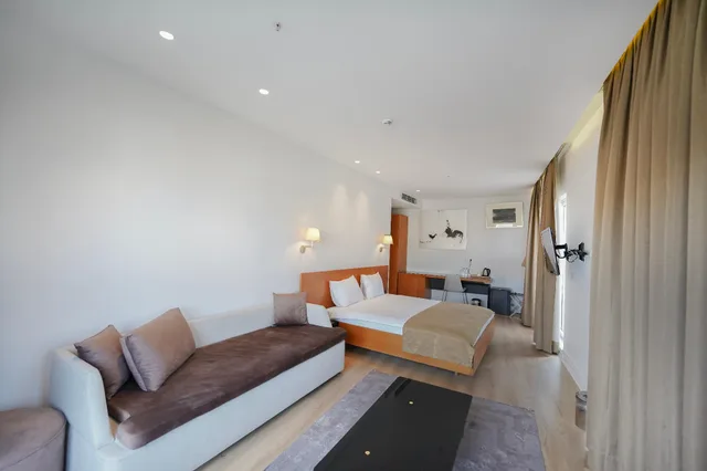 جناح بسرير مزدوج بإطلالة على المدينة بشرفة مع أريكة، Misafir Suites 8 Istanbul. 1/1