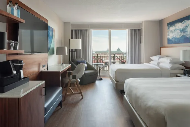 Room, 2 Queen Beds, with View, Tampa Marriott Water Street 1/2