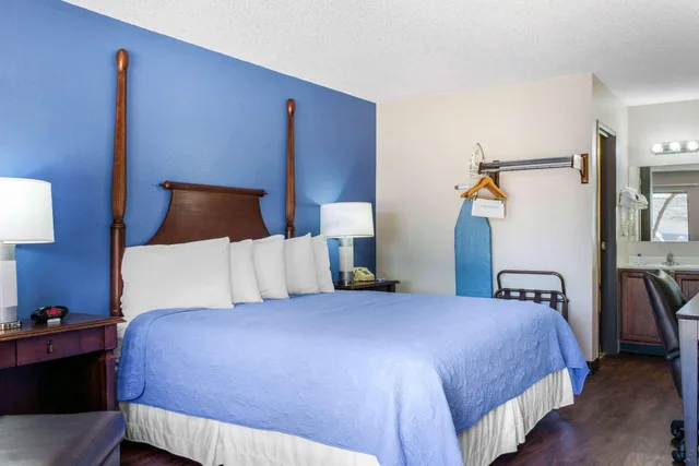 Room, King Bed, Rodeway Inn Near Ft Huachuca 2/3