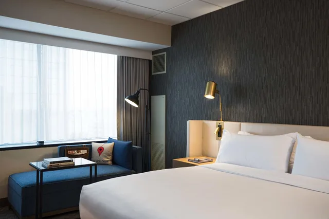 غرفة بسرير كينج بإطلالة على المدينة، RENAISSANCE TOLEDO DOWNTOWN HOTEL 2/7