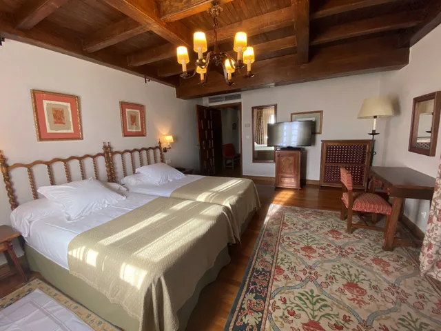 Superior, Twin Beds, Parador de Verin 1/2