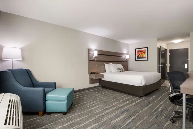 غرفة قياسية بسرير كينج لذوي الإعاقة، Best Western Nsu Inn 2/6