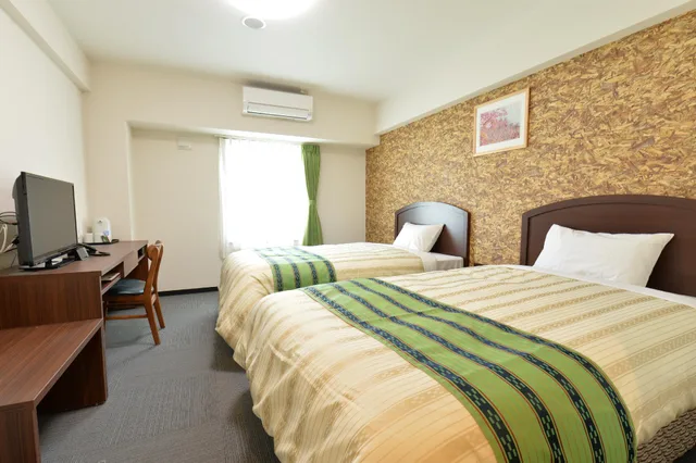 Room, Twin Beds, Town Side، Hotel Peace Island Nago 1/1