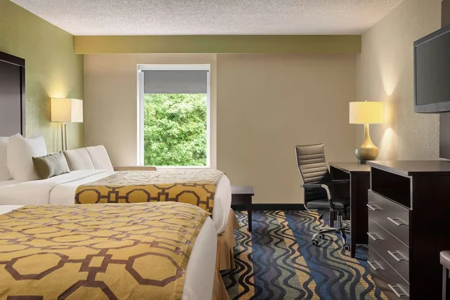 Standard, 2 Queen Beds, Baymont By Wyndham Georgetown 2/7