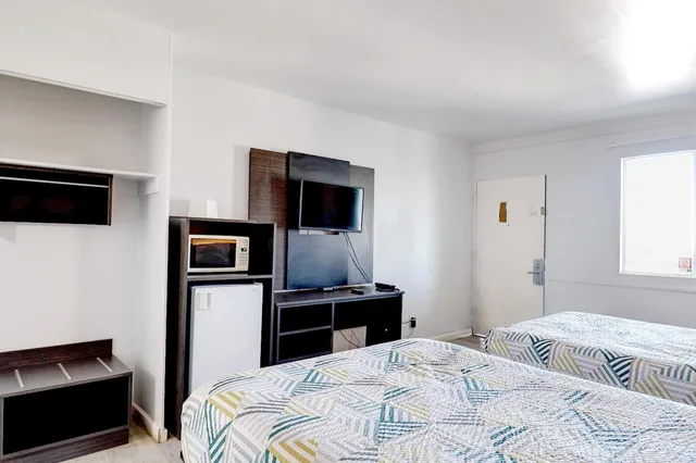 Room, Quadruple, Motel6 Tucson, AZ - East Williams Center 1/10