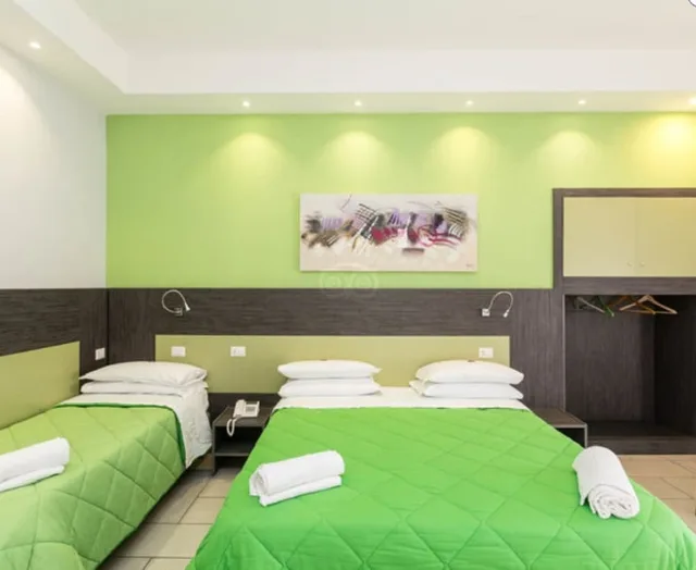 غرفة ثلاثية بثلاثة أسرّة، Napoli Suite Hotel 2/7