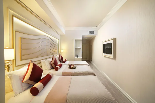 Deluxe, Triple, Multiple Beds, City View, Allergy Friendly، Halifaks Hotel 3/5