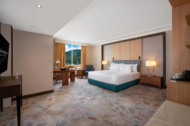 Executive, Suite, Double Bed, Hill View، Swiss-Belhotel Papua Jayapura 2/2