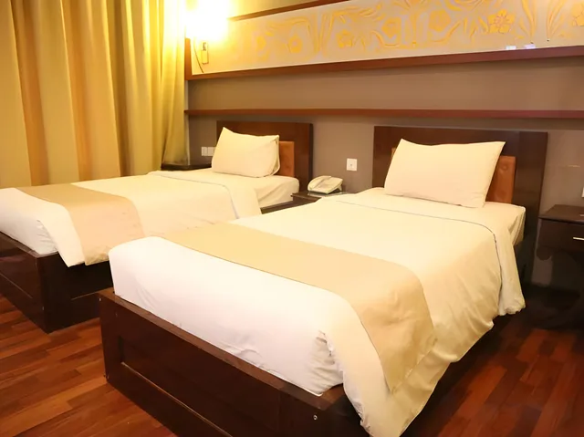 غرفة سوبيريور بسريرين منفصلين، Sutan Raja Hotel & Convention Palu 1/2
